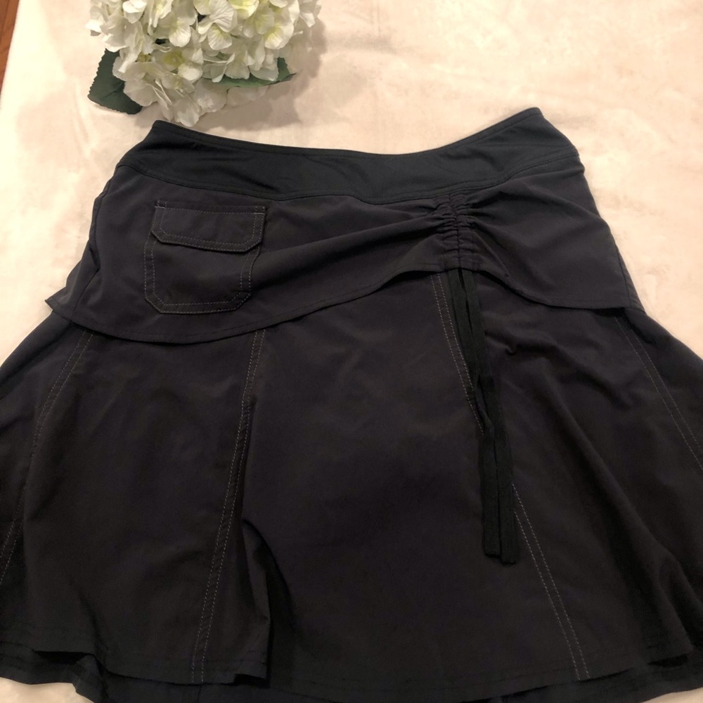Athleta Black A-line Layered Skirt Skort with Drawstring, Size 8